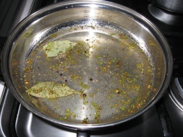 Chiftelute de guvizi de apa dulce marinate