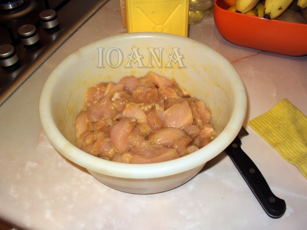 Pui cu ananas in sos dulce acrisor