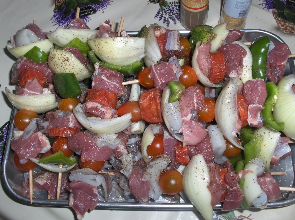 Frigarui mixte cu sos picant