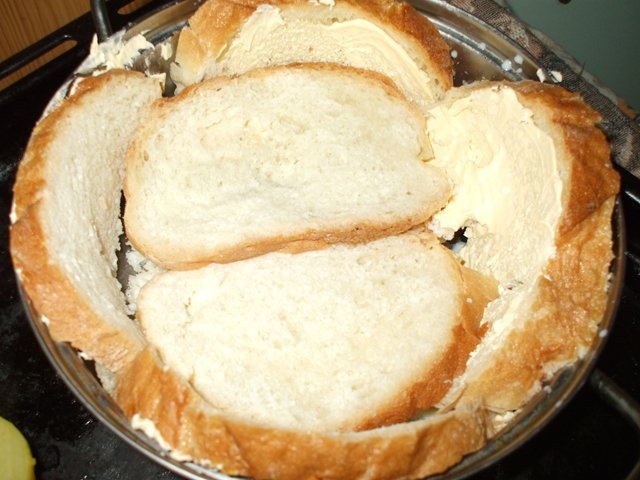 Tartina maxi cu cartofi, branza si carnati