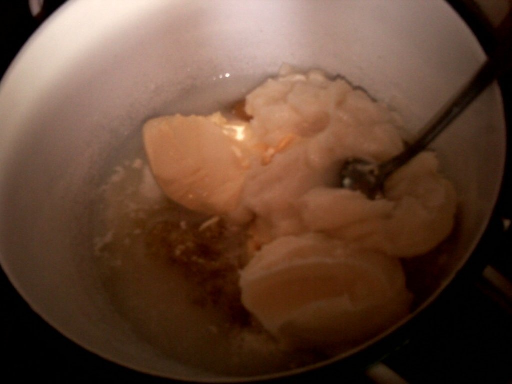 Cornulete rulate umplute cu crema de lamaie