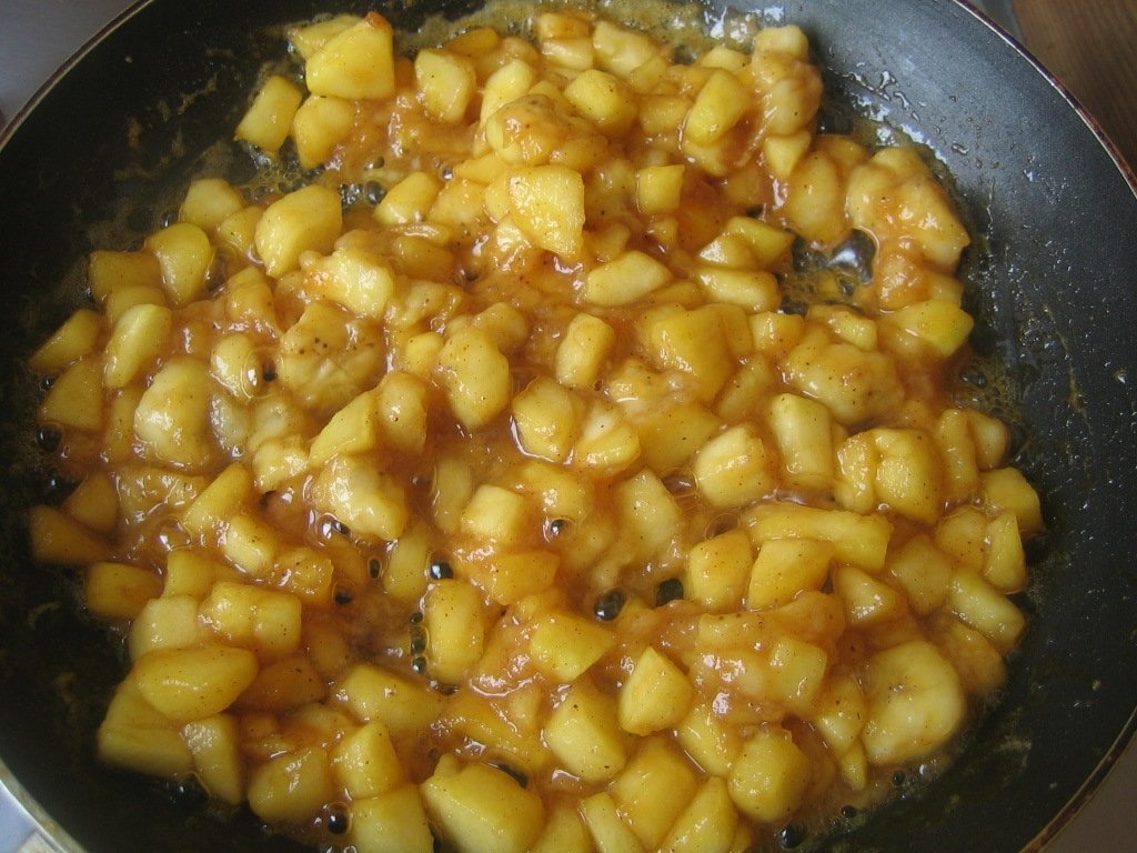 Chec cu mere,banane si scortisoara