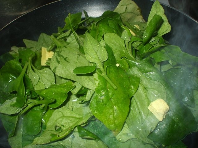 Spanac picant cu branza topita