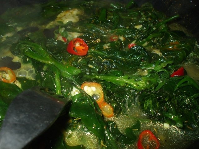 Spanac picant cu branza topita