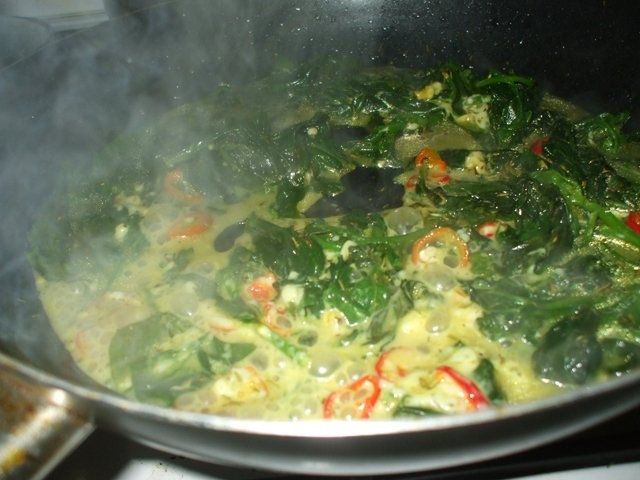 Spanac picant cu branza topita