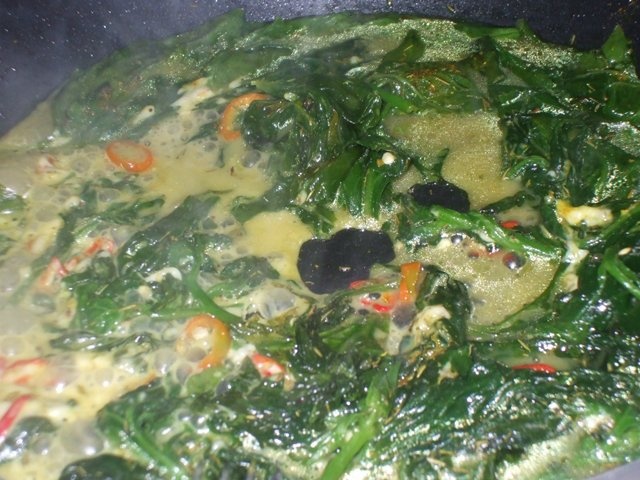 Spanac picant cu branza topita