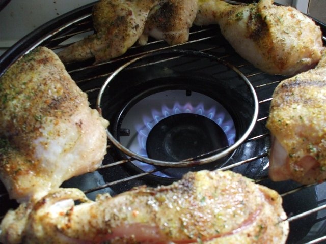 Pui la gratar cu crusta rumenita cu susan