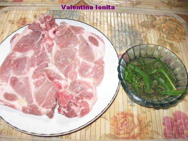 Ceafa de porc marinata la grill (gratar)