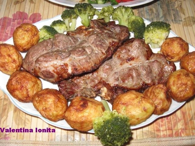 Ceafa de porc marinata la grill (gratar)