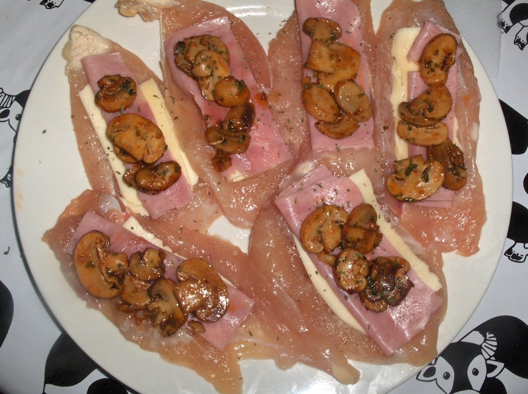 Rulou de piept de pui cu susan