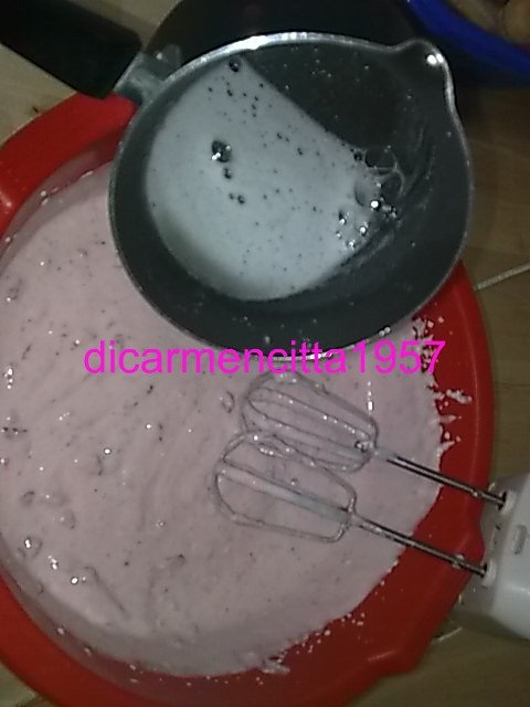 Tort de capsuni,cu crema de iaurt