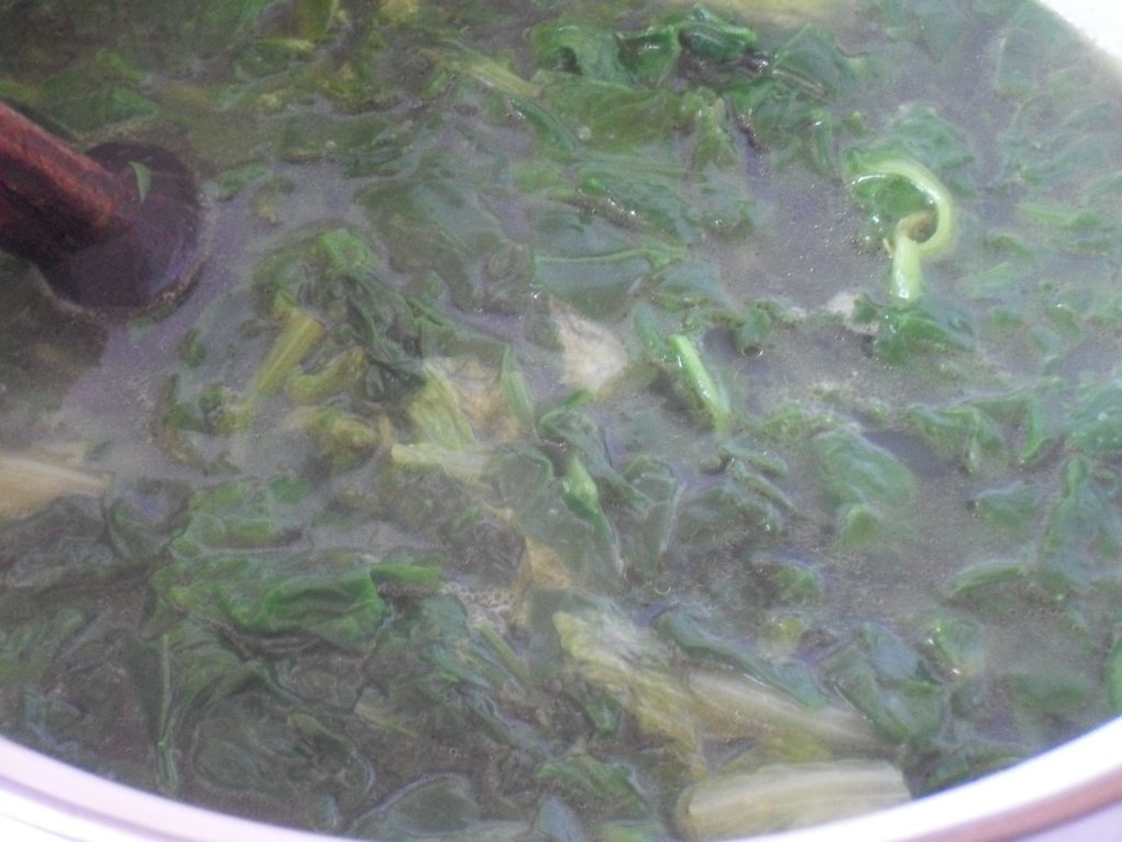 Ciorba de spanac aromata cu patrunjel verde