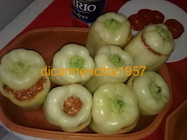 Ardei umpluti,fierti in sos de rosii