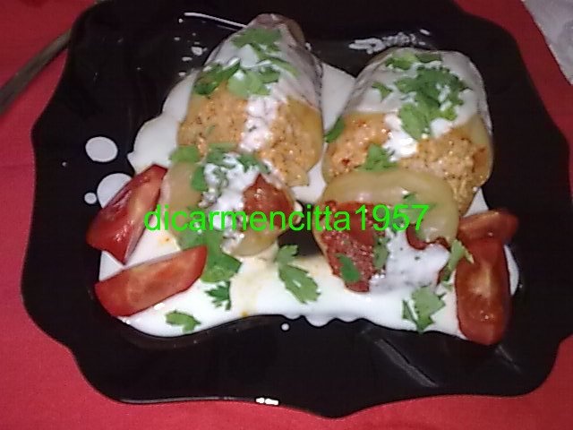 Ardei umpluti,fierti in sos de rosii