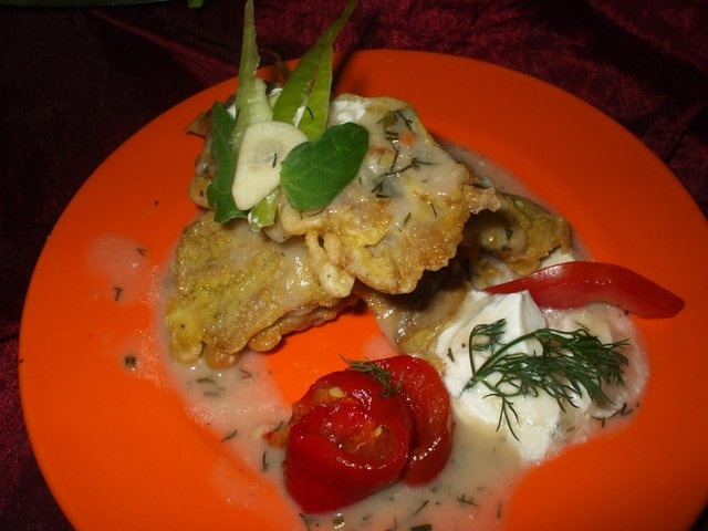 Ciuperci in aluat cu sos de ciuperci