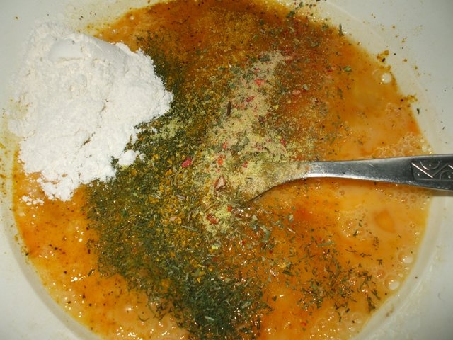 Ciuperci in aluat cu sos de ciuperci