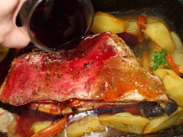 Friptura din piept de porc cu verdeturi si legume la cuptor