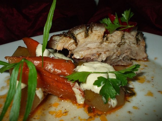 Friptura din piept de porc cu verdeturi si legume la cuptor