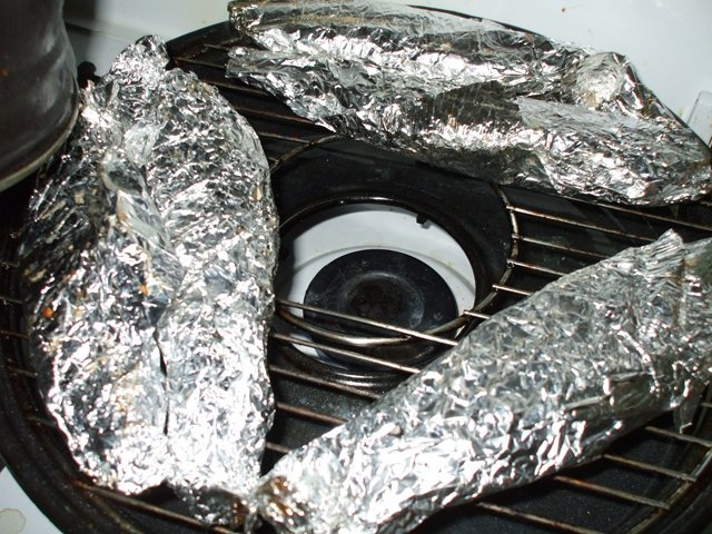 Salau impachetat pe gratar