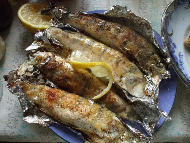 Salau impachetat pe gratar