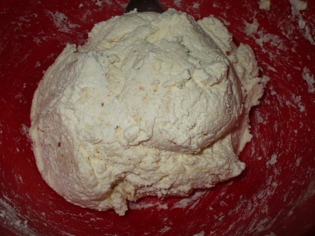 Papanasi fierti cu smantana si dulceata