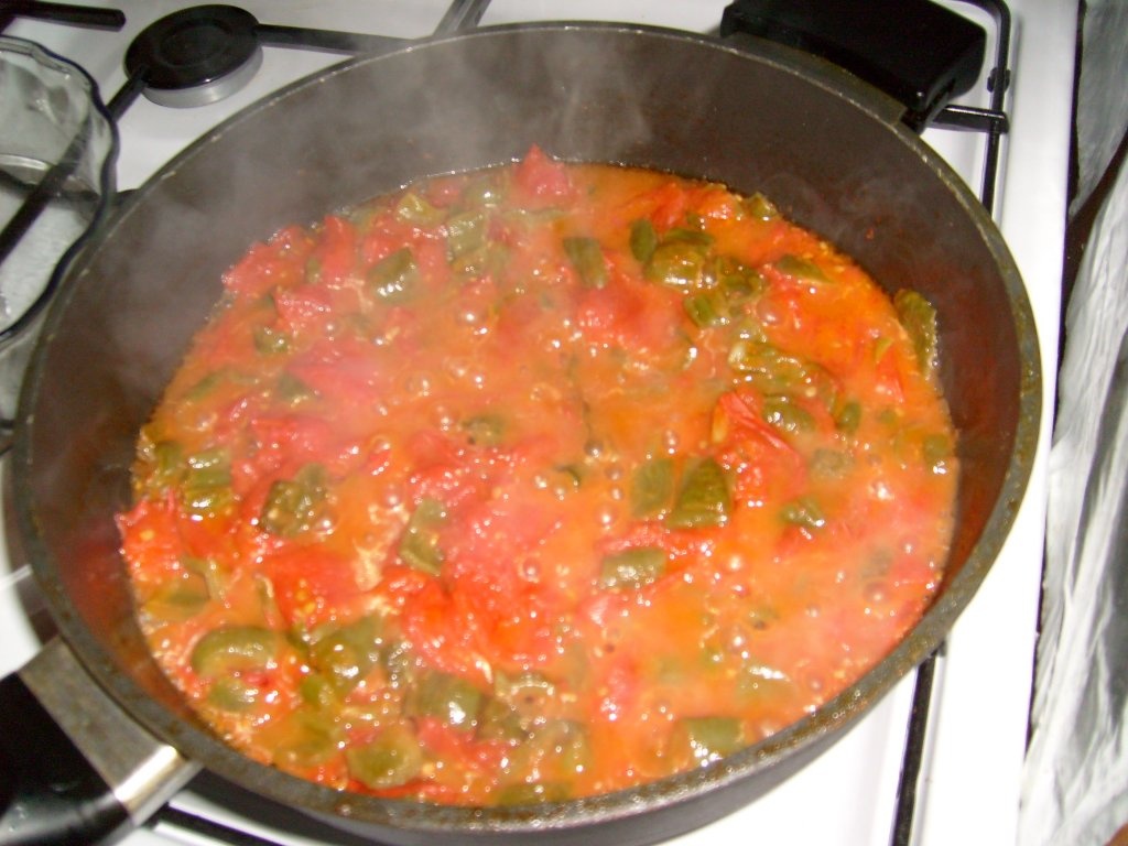 Rosii si ardei cu branza si ou