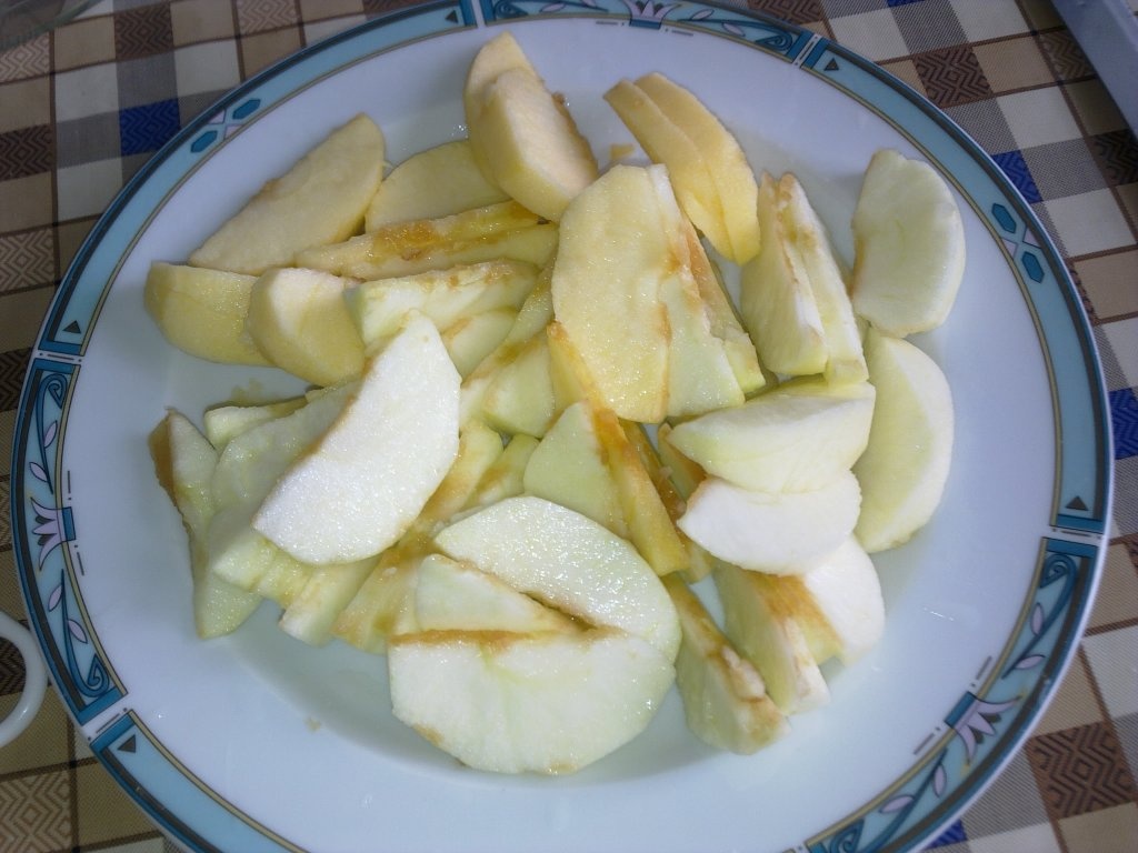 Tarta cu mere caramelizate