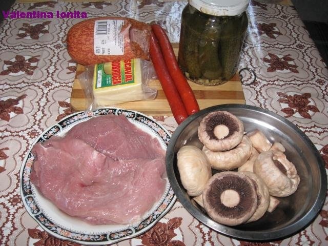 Rulada de porc si ciuperci la cuptor