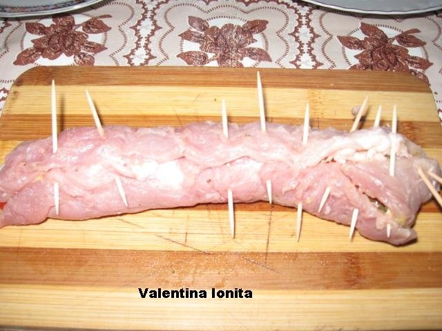 Rulada de porc si ciuperci la cuptor