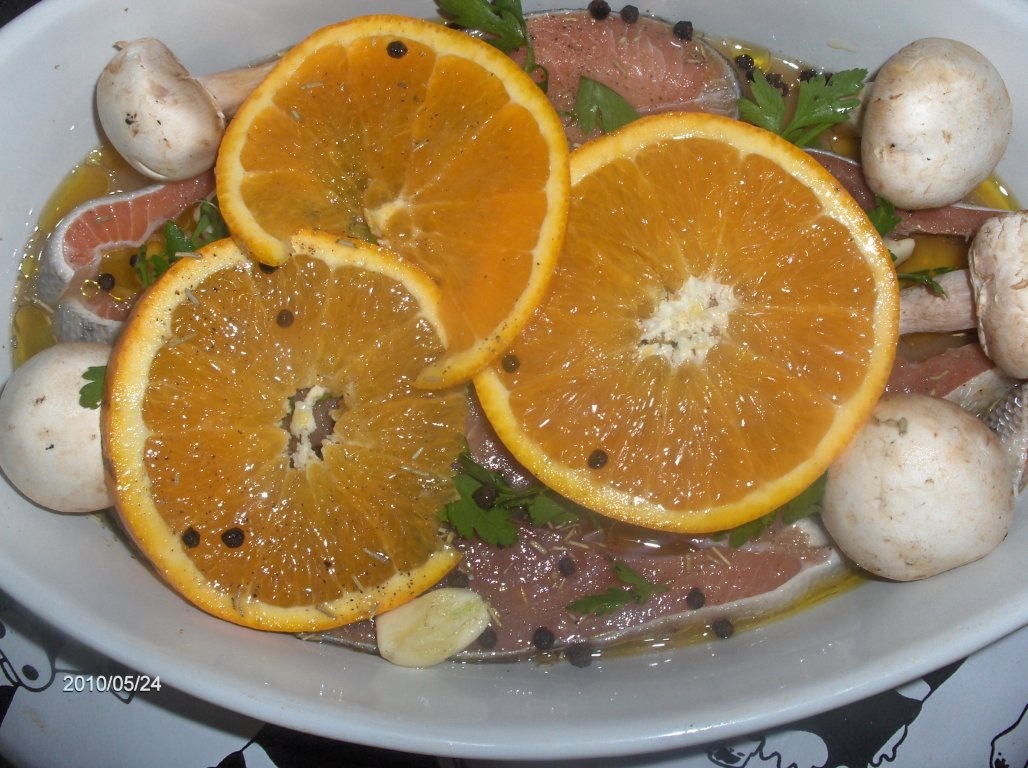 Somon cu suc de portocale la cuptor(Salmão c/laranja no forno)