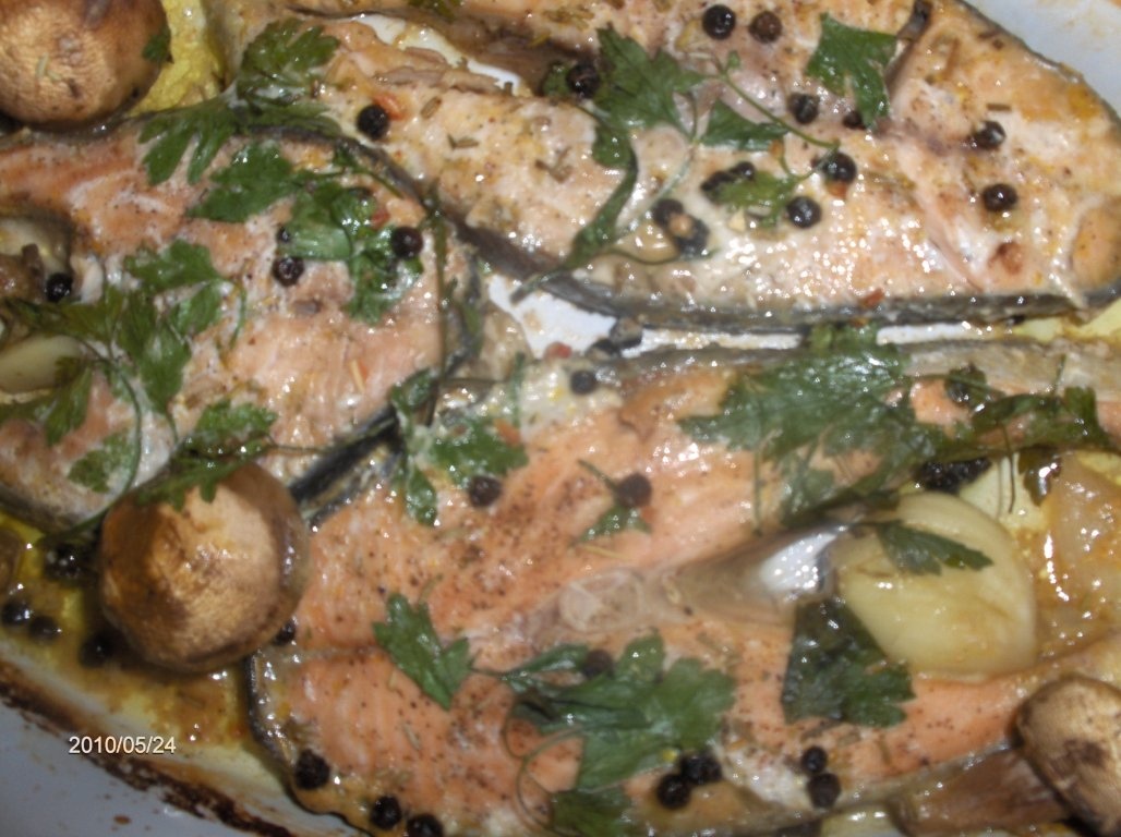 Somon cu suc de portocale la cuptor(Salmão c/laranja no forno)