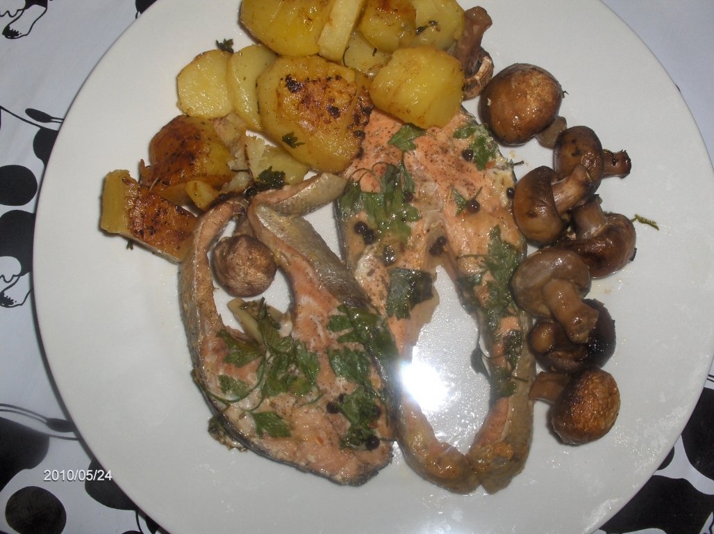 Somon cu suc de portocale la cuptor(Salmão c/laranja no forno)