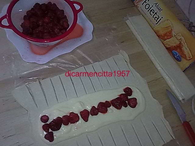 Creme Ole cu capsuni in foietaj