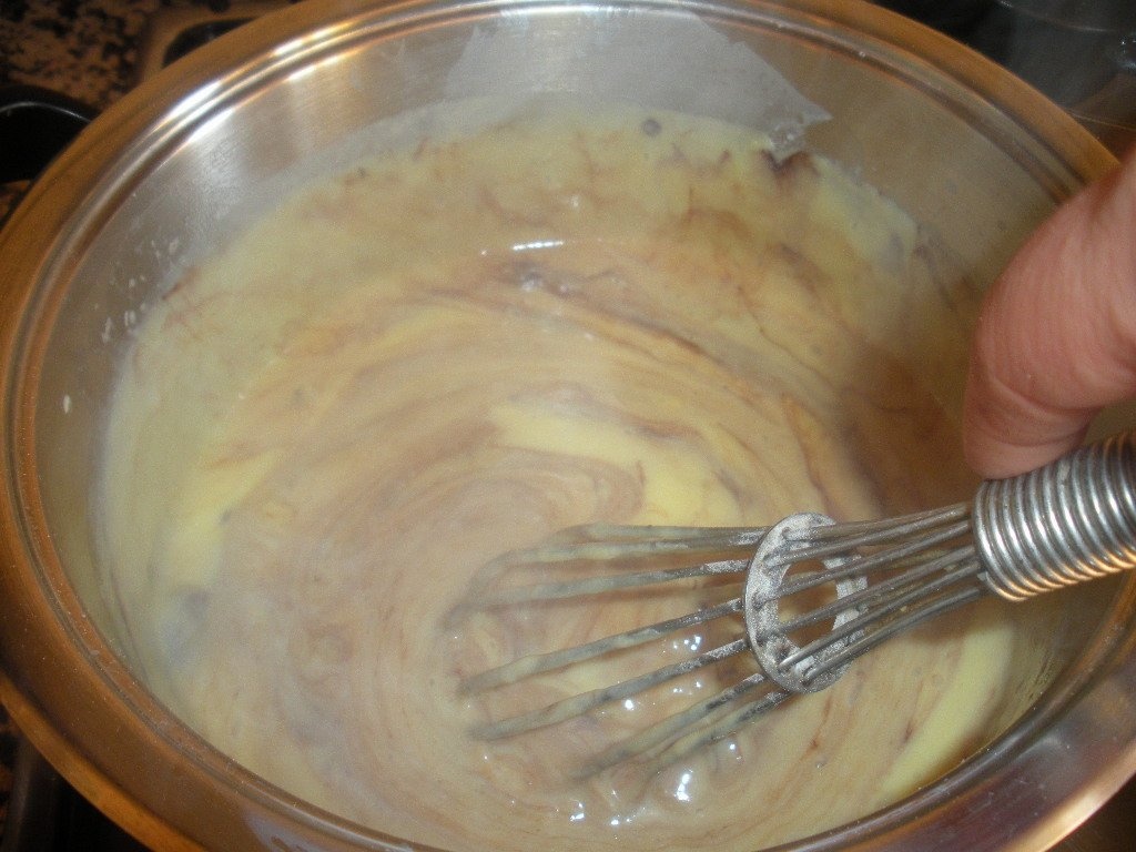 Tort cu crema de ciocolata