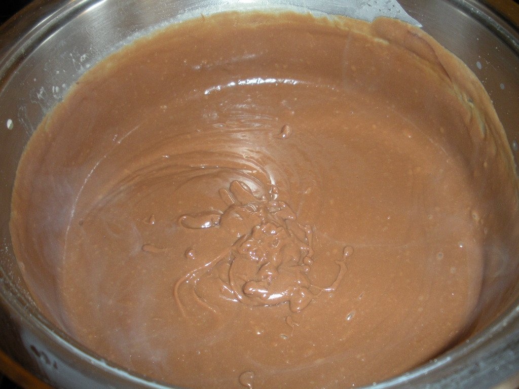 Tort cu crema de ciocolata