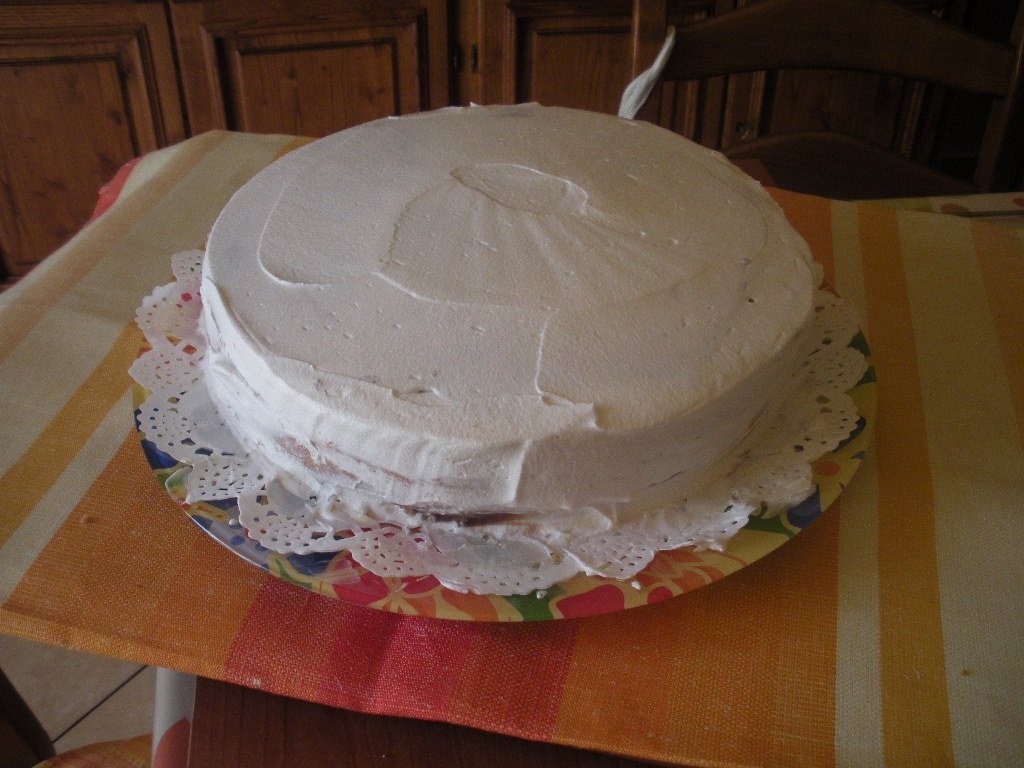 Tort cu crema de ciocolata