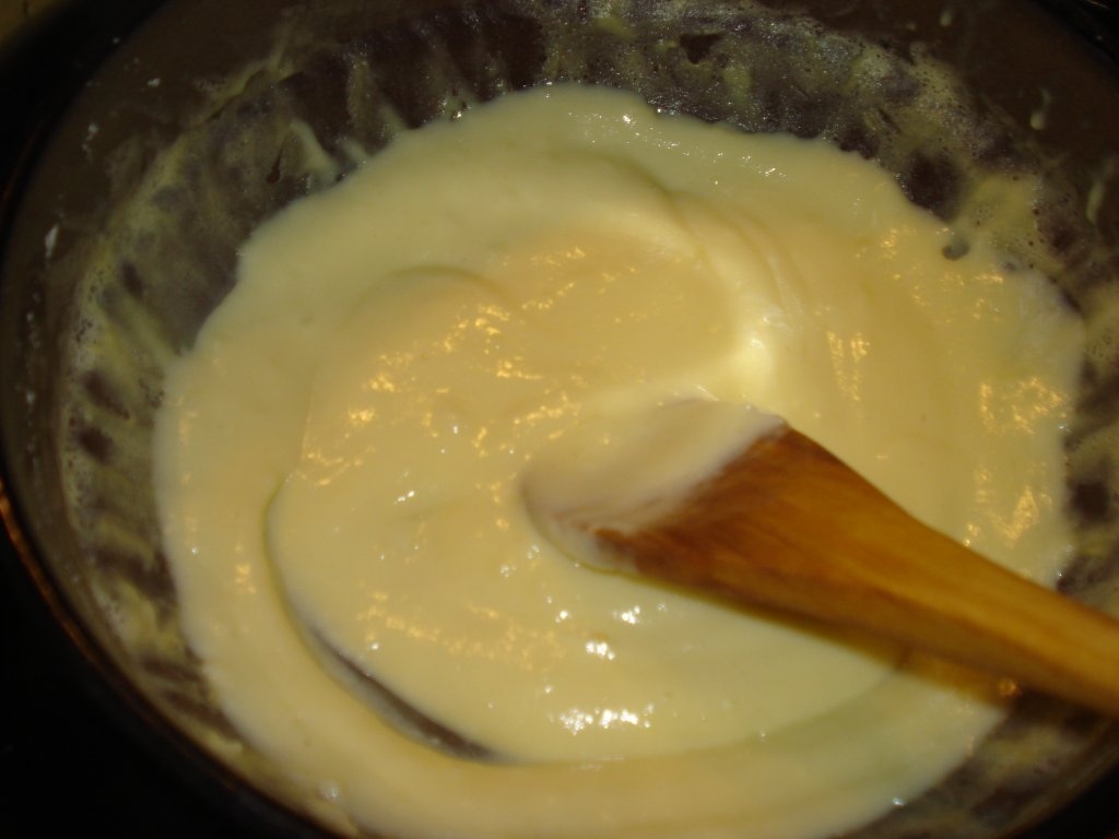 Crema de vanilie cu fructe la pahar