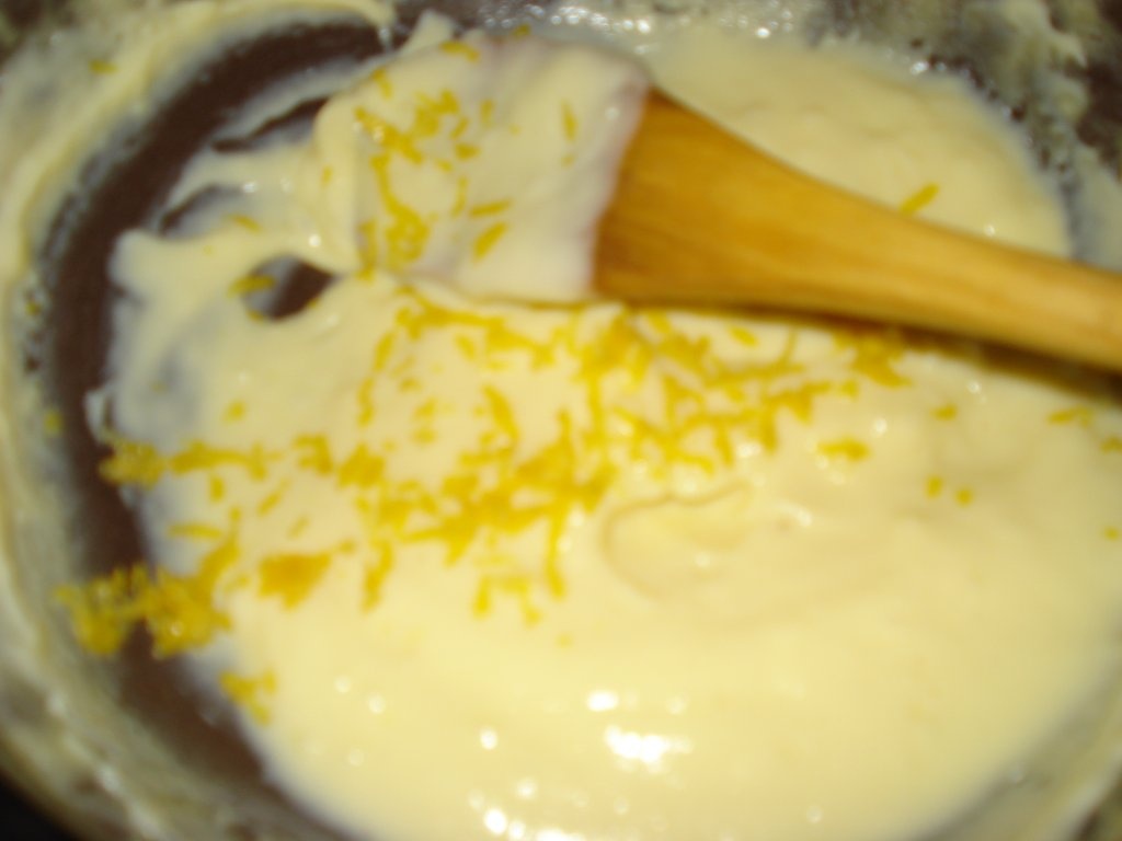 Crema de vanilie cu fructe la pahar