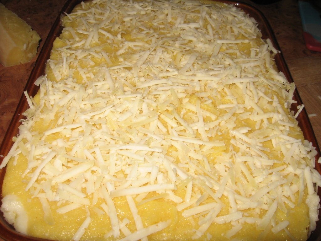 Mamaliga cu brinza Focsani