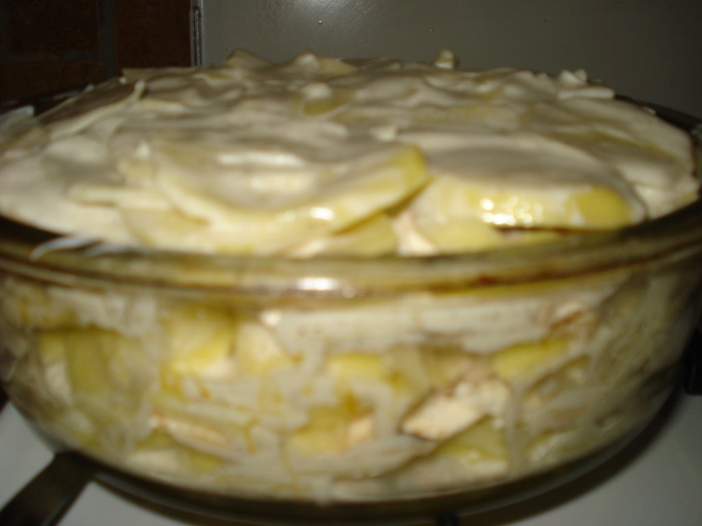 Pulpe de pui cu cartofi si ciuperci la cuptor