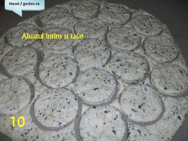 Placinta cu telemea si za’atar(specific arab)