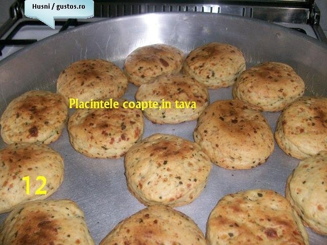 Placinta cu telemea si za’atar(specific arab)