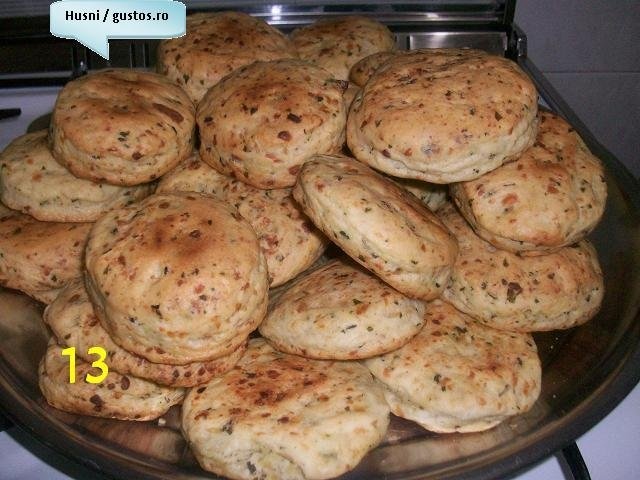 Placinta cu telemea si za’atar(specific arab)