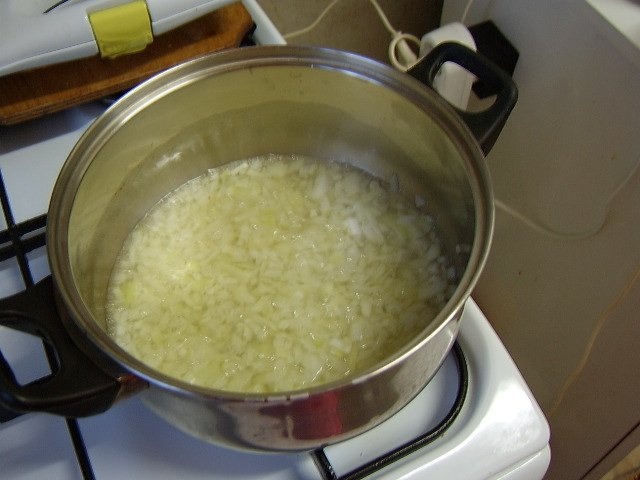 Mancare de mazare galbena uscata cu carne de porc