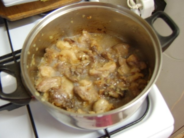 Mancare de mazare galbena uscata cu carne de porc