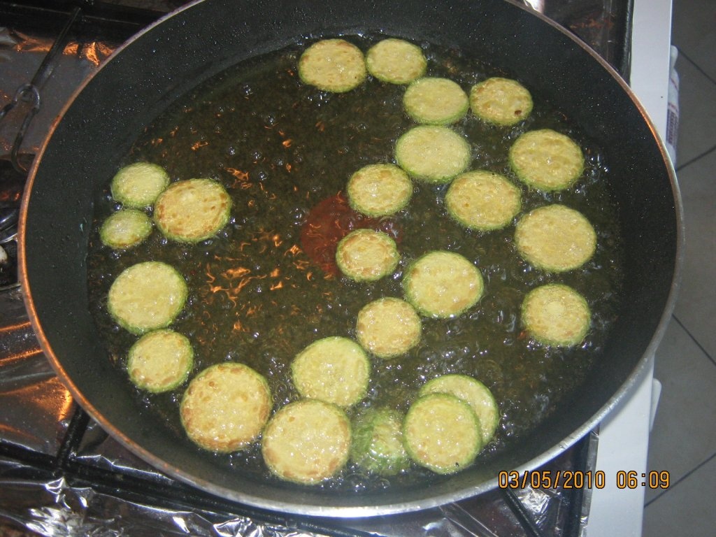 Dovlecei caliti cu mujdei de usturoi-specific tarilor arabe