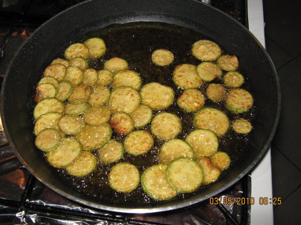 Dovlecei caliti cu mujdei de usturoi-specific tarilor arabe