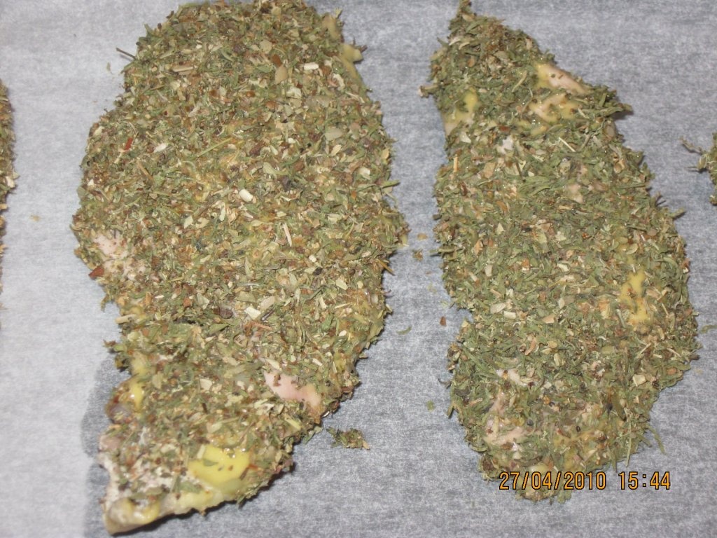 Piept de pui "tavalit" prin ierburi aromate