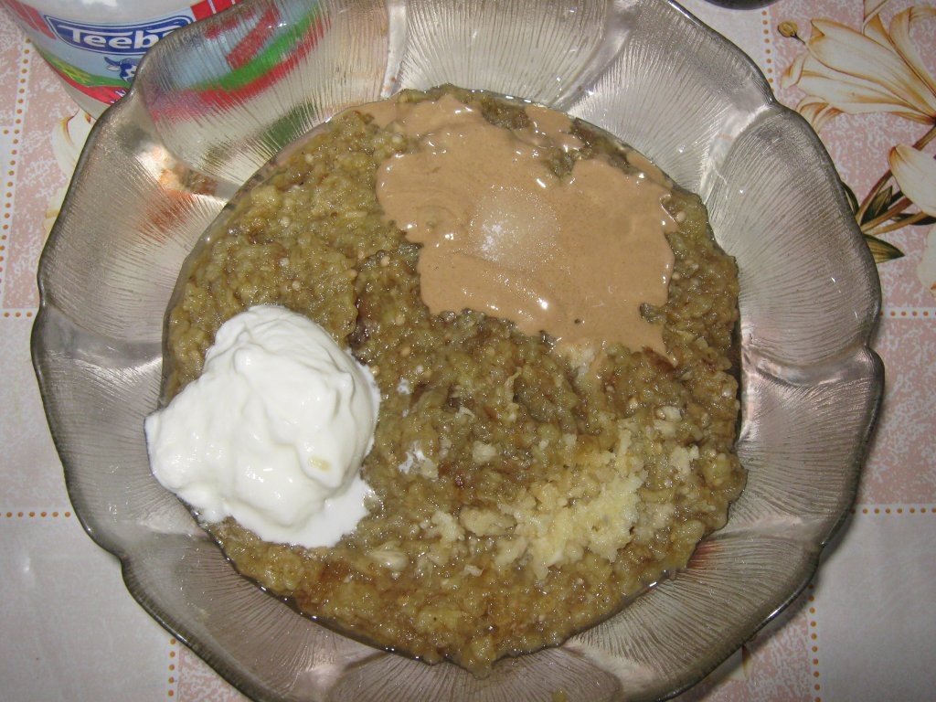 Salata de vinete cu pasta de susan- Mutabal betinjean –specific tarilor arabe