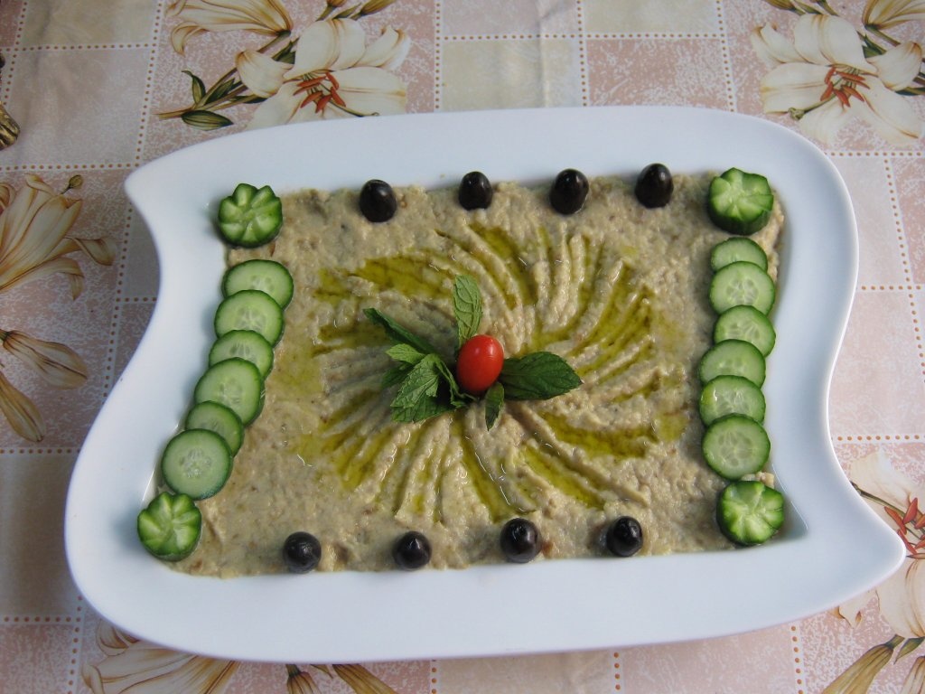 Salata de vinete cu pasta de susan- Mutabal betinjean –specific tarilor arabe